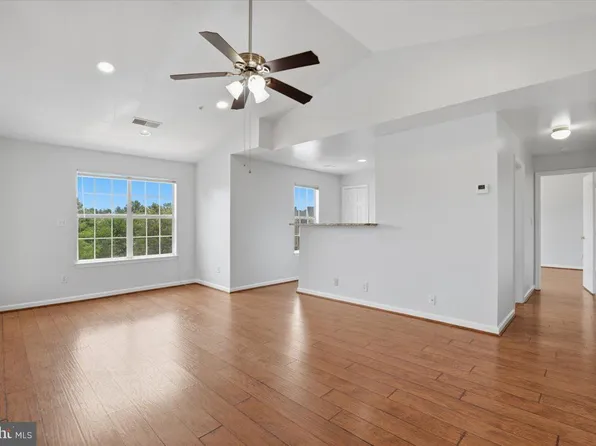 11002 Koman Cir APT 301, Manassas, VA 20109