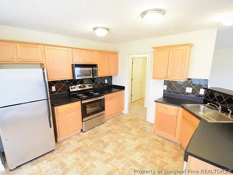 127 Blue Water Dr — Photo 5