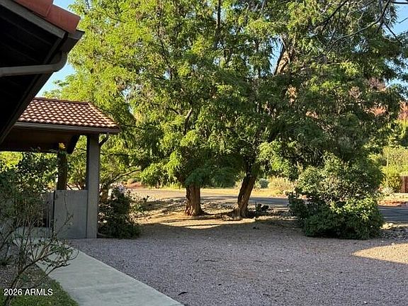 3rd image of 50 OAKCREEK Drive