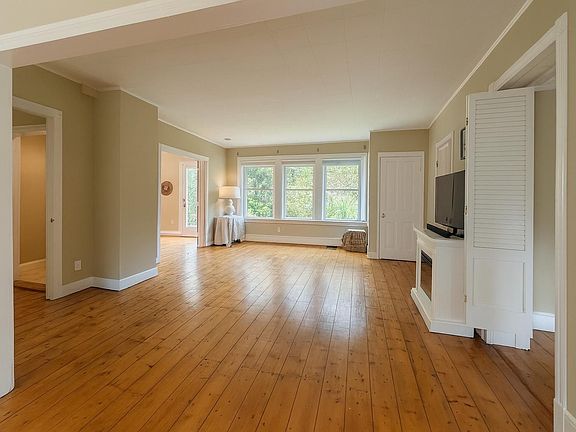 4th image of 57 Jermain Ave