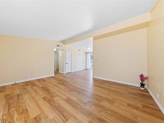 5th image of 1828 Golden Arrow Dr