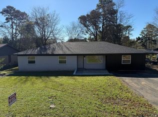 606 Viewcrest Dr, Longview, TX 75604