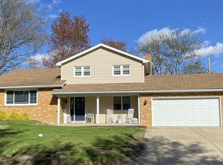 112 Giles Dr, Mackinaw, IL