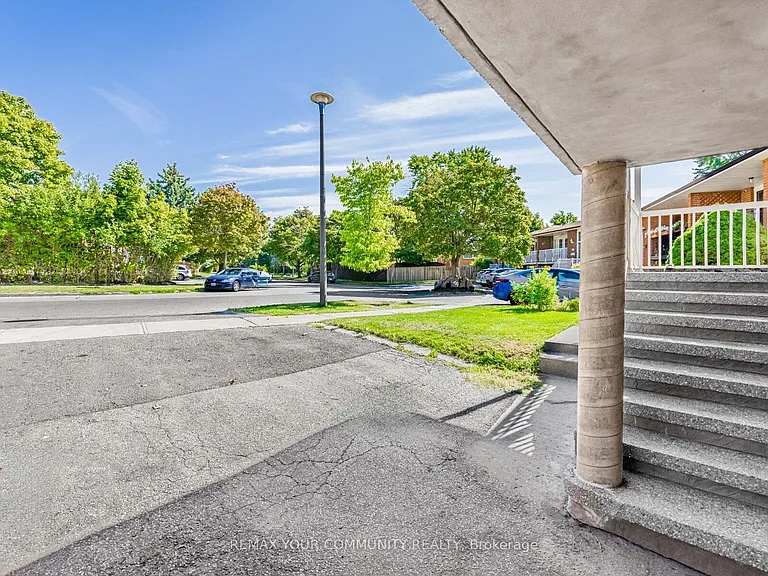 14 Roseville Dr — Photo 4
