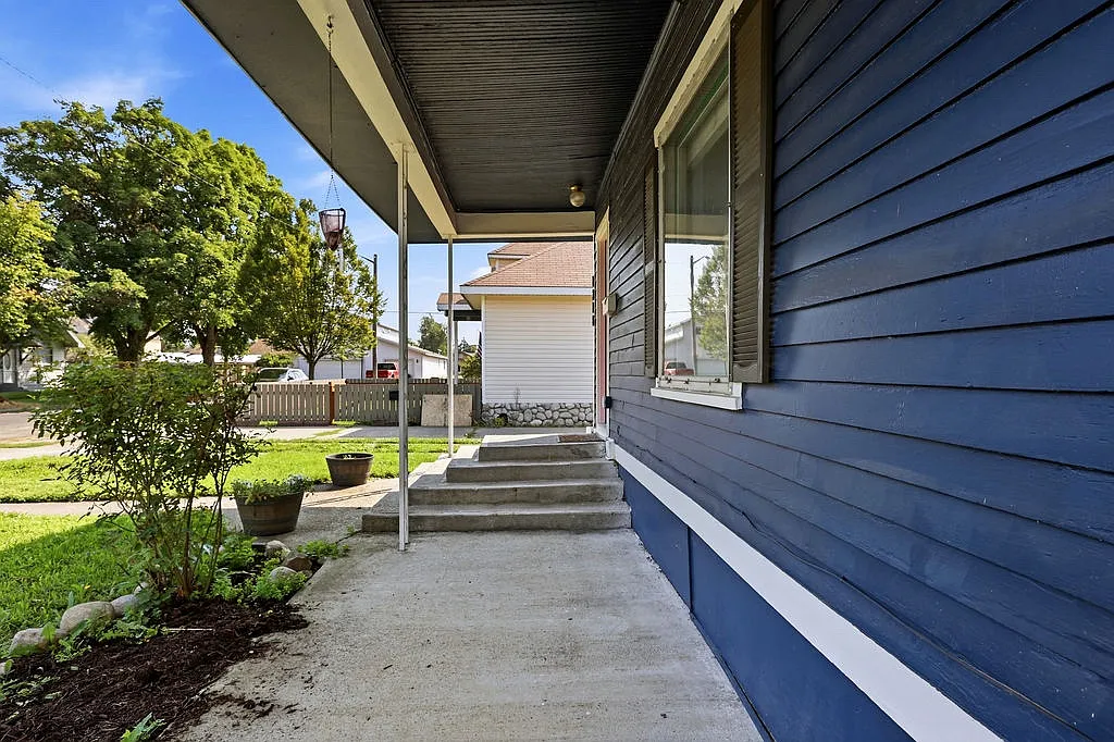 1316 E Carlisle Ave — Photo 2