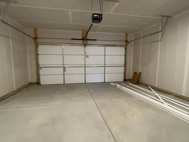 151 Wadsworth Ct — Photo 16
