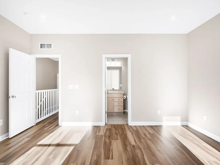 13543 E Longview Ave — Photo 14