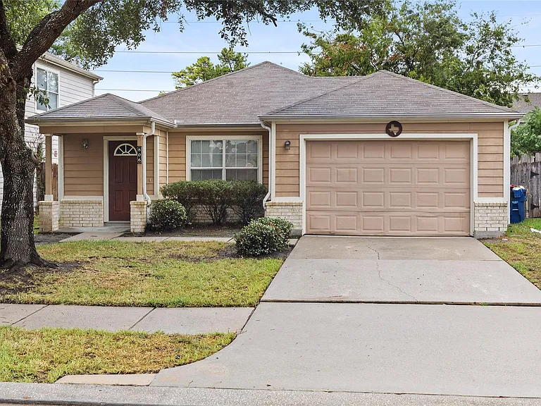 806 Grand Plains Dr — Photo 1