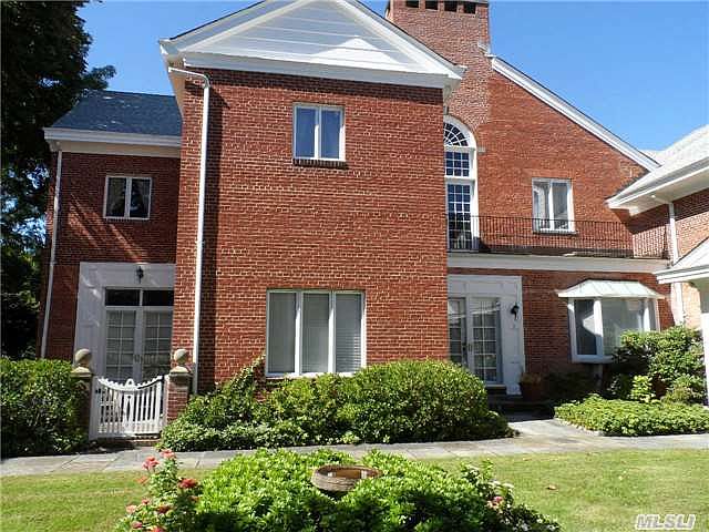 1st image of 8 Long Meadow Ln