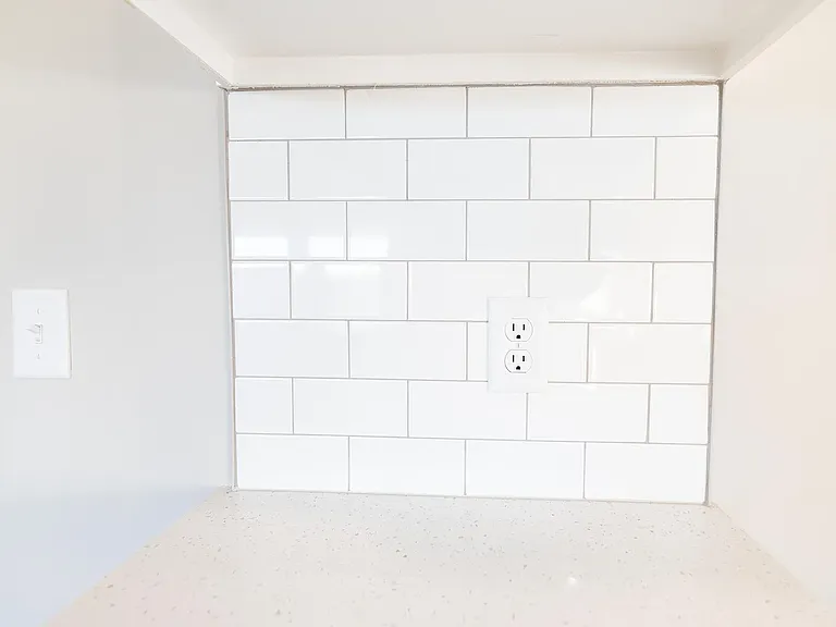 Kitchen backsplash tile