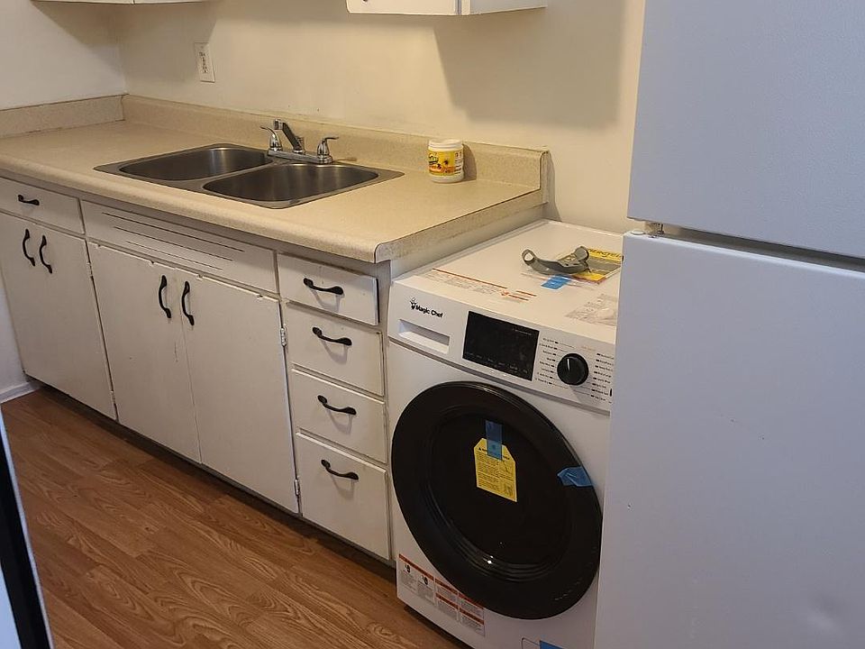 1st image of 912 Glennwood Ave NE #3