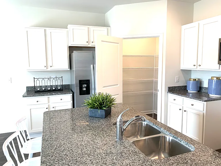 608 Airlie Vista Ln — Photo 24