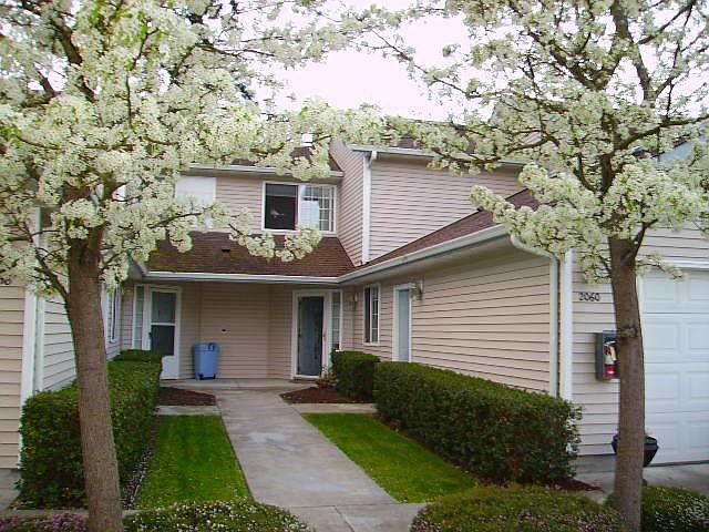 2Bd/2Ba Townhome for Sale