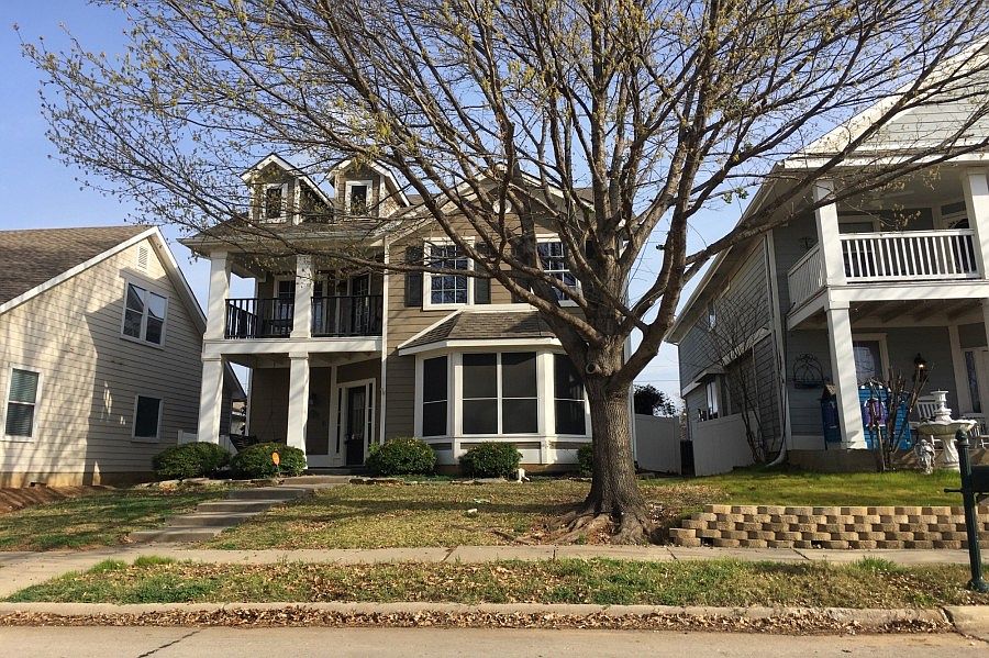 1st image of 9907 Cedarcrest Dr