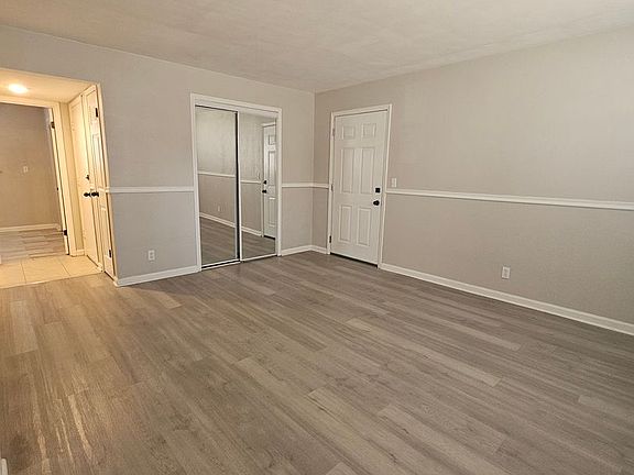 3rd image of 3410 Heatherton Dr APT 1