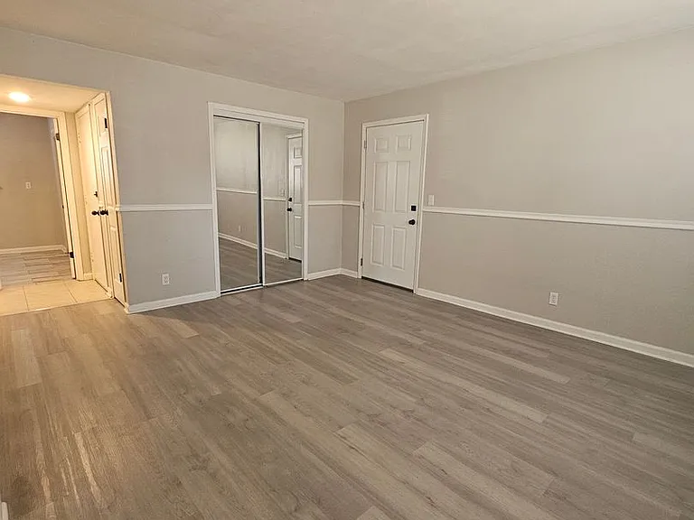 3410 Heatherton Dr — Photo 3