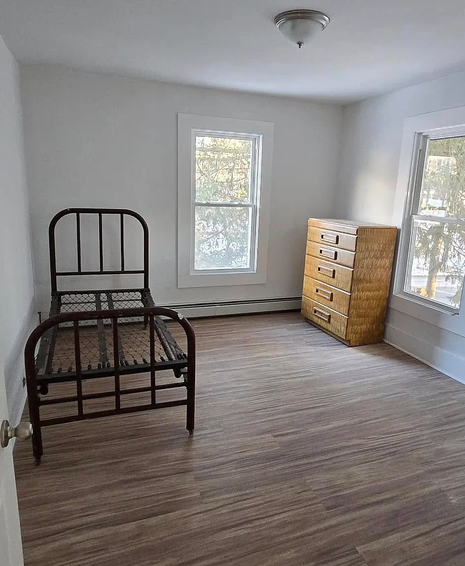 12 bed, 4841 sqft, $7,000 — Photo 2