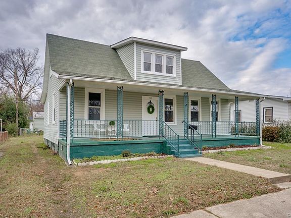 3rd image of 702 N 8th Ave