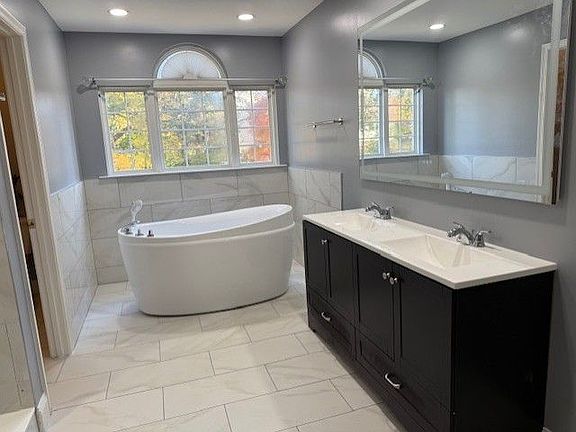 2nd image of 101 Shady Creek Ct