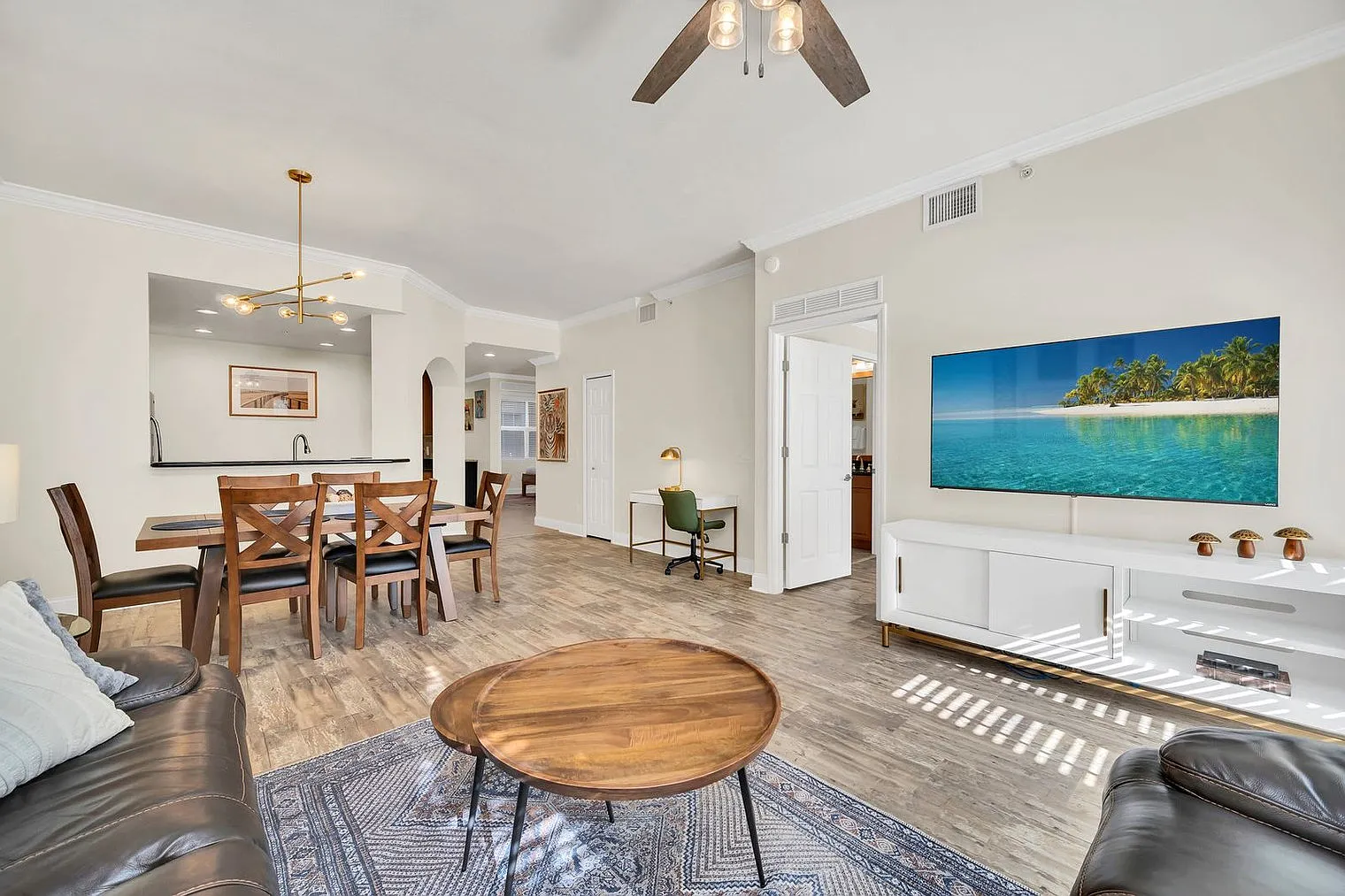 3 bed, 2.0 bath, 1356 sqft, $3,344 — Photo 4