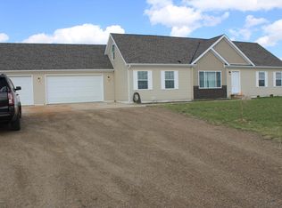 13061 Sandy St, Arnegard, ND 58835