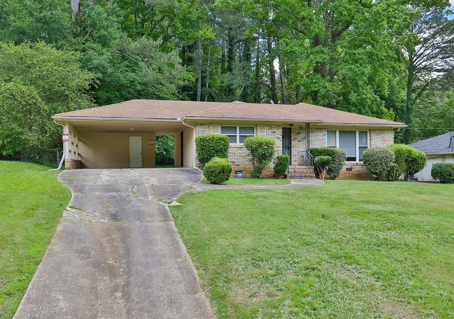 Beautiful, Spacious, Single Family Home. — Photo 4