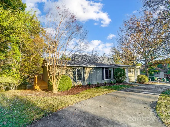 6052 Bora Bora Dr, Tega Cay, SC 29708