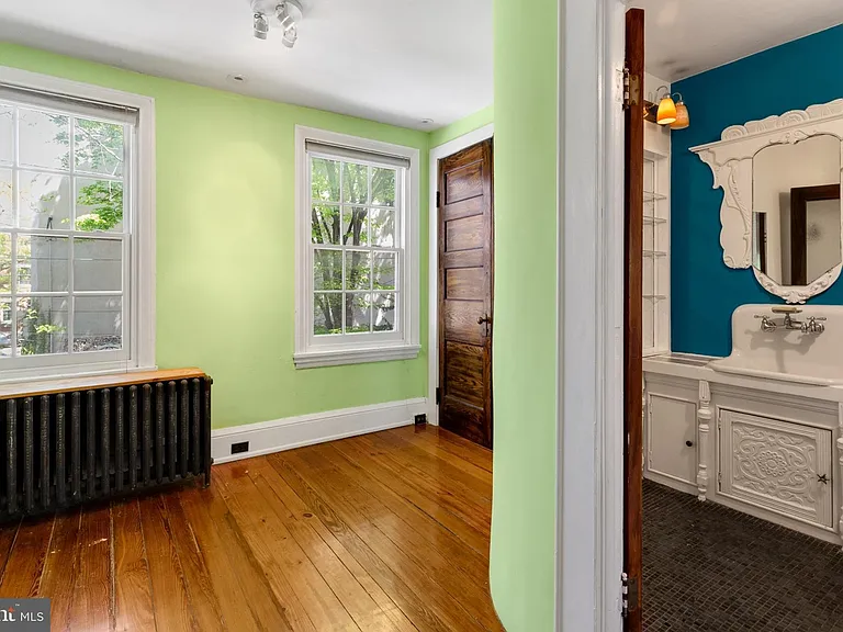 528 Kauffman St — Photo 12