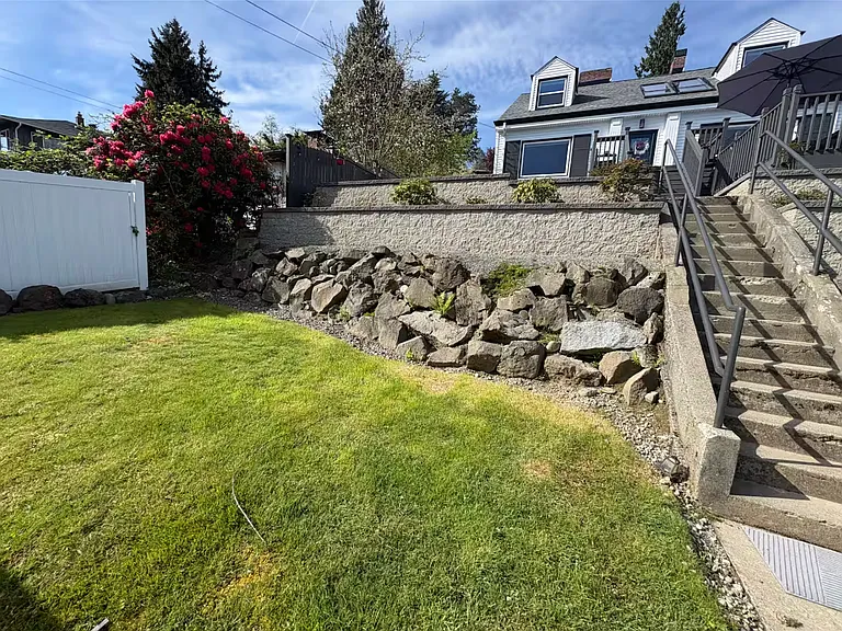9917 Rainier Ave S — Photo 36