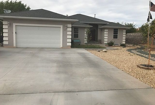 1st image of 425 Oakmont Pl