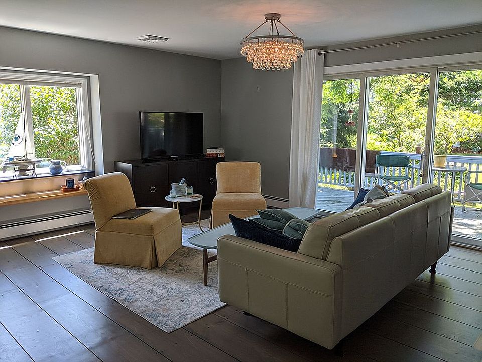 2nd image of 8 Abbott Ave