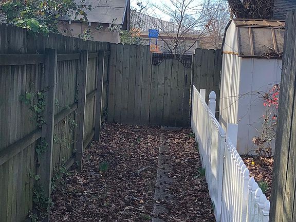 Path to house. This house is behind another house.