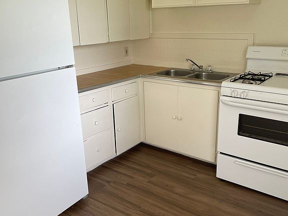 3rd image of 2707 W Avenue I
