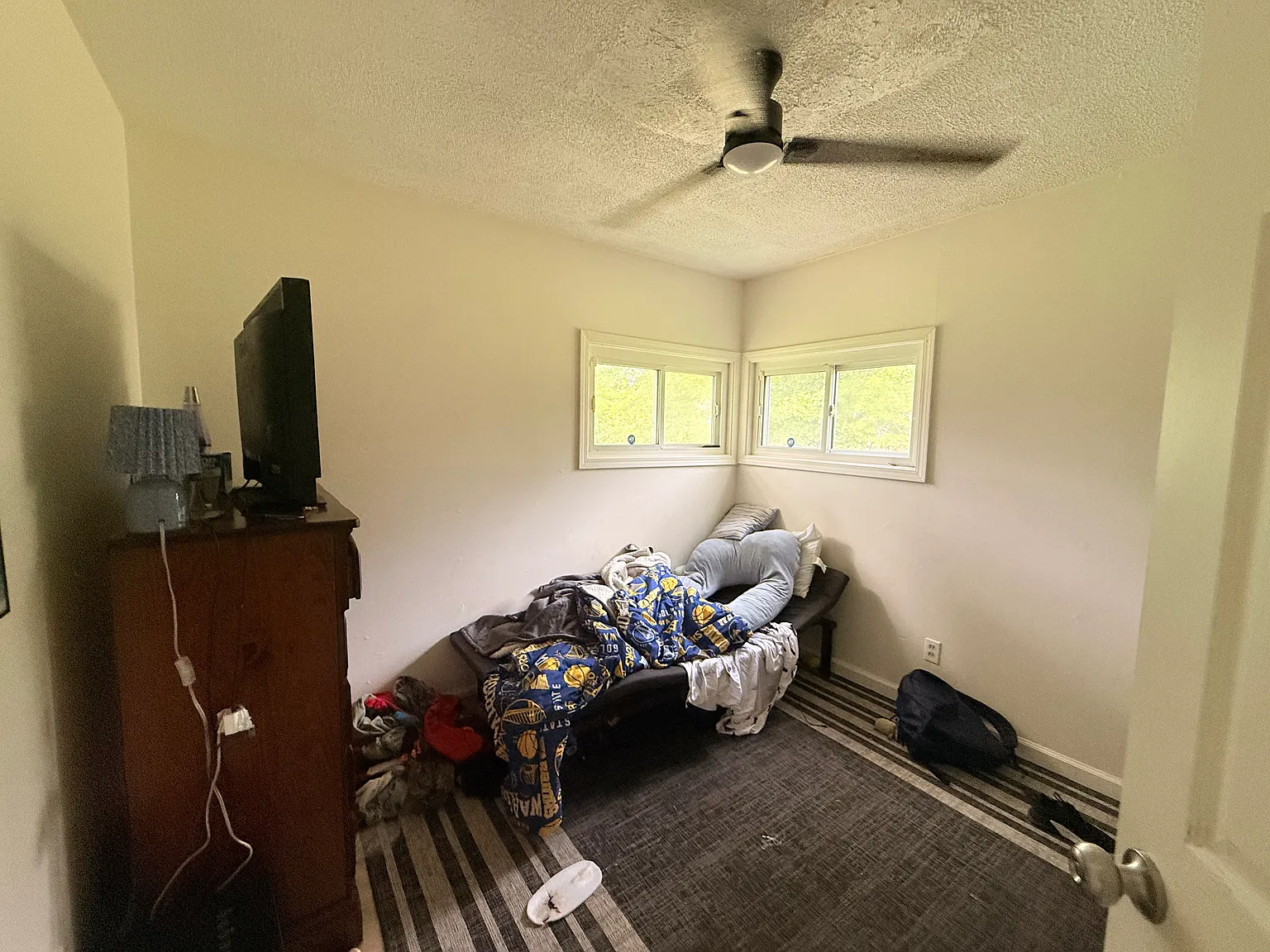 3 bed, 986 sqft, $1,500 — Photo 3