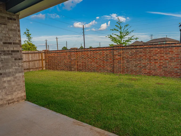 27015 Bel Air Point Ln — Photo 27