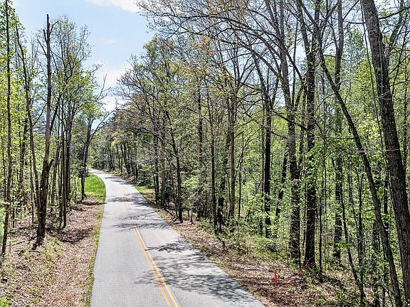 3rd image of 3 Smith Mountain Rd