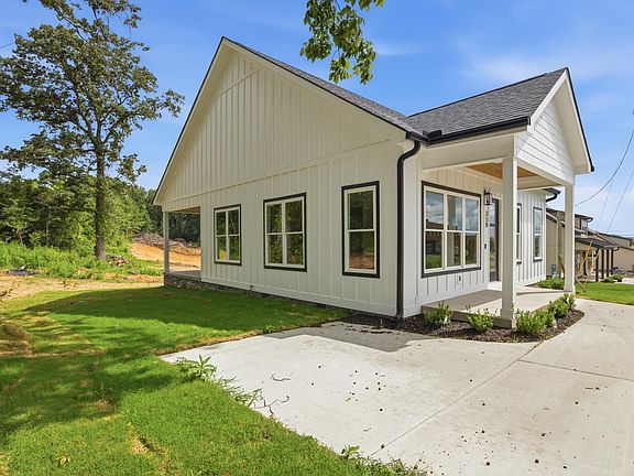 3rd image of 358 Thomas Rd