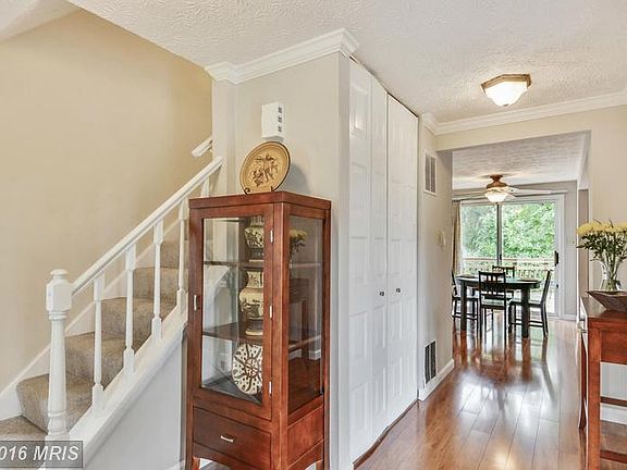 4th image of 4012 Cherry Valley Dr