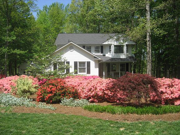 2nd image of 131 White Oak Cir