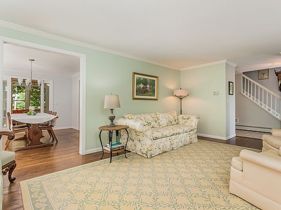 4 Wooster Heights Drive