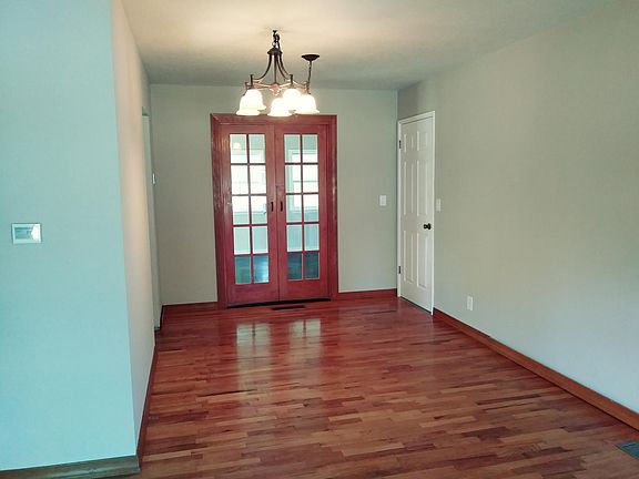 4th image of 8802 Lenox Ave SW