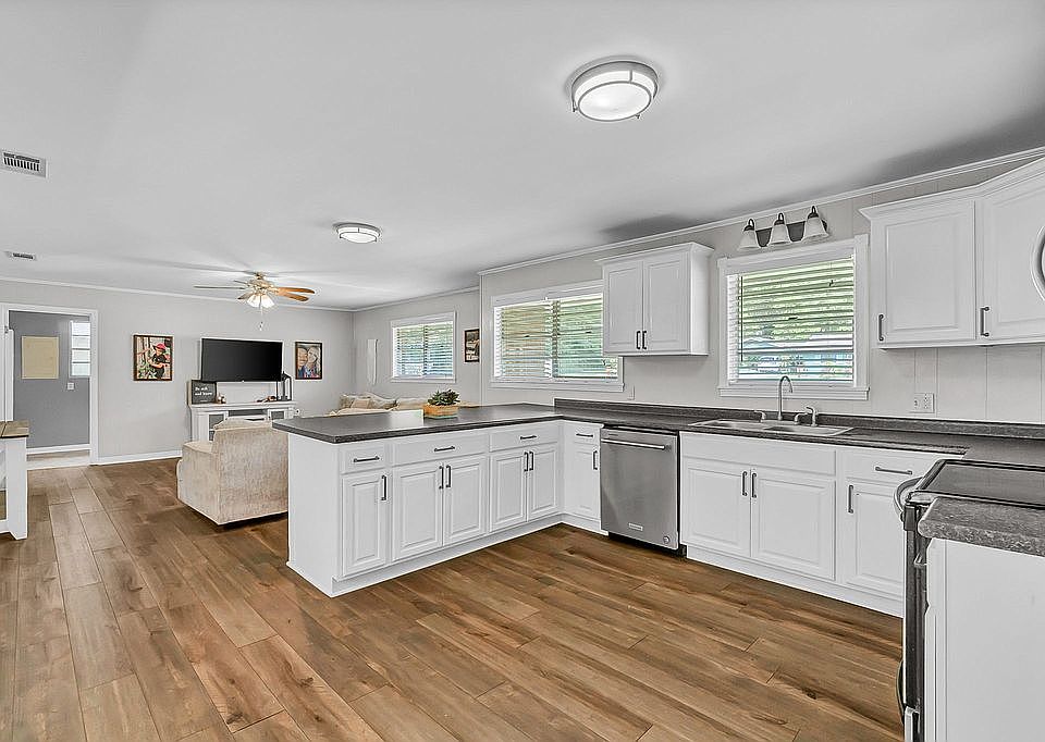 Kitchen/living