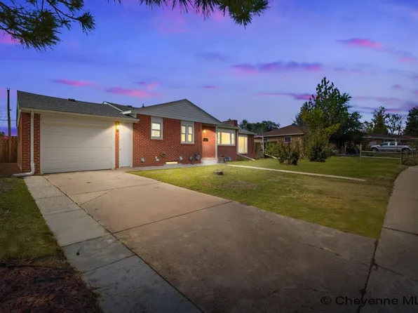 5034 Hilltop Ave, Cheyenne, WY 82009