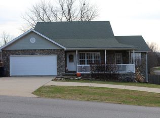 733 W South St, Neosho, MO 64850