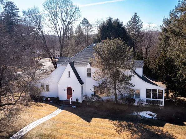 16 Juniper Ridge Drive, Danbury, CT 06811