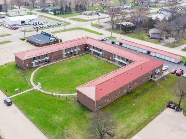 101 16th Ave NW #11, Independence, IA 50644