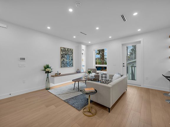 4th image of 2713 Cheyenne Ave