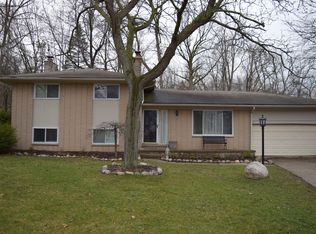 1139 Jeffrey Dr, Northville, MI