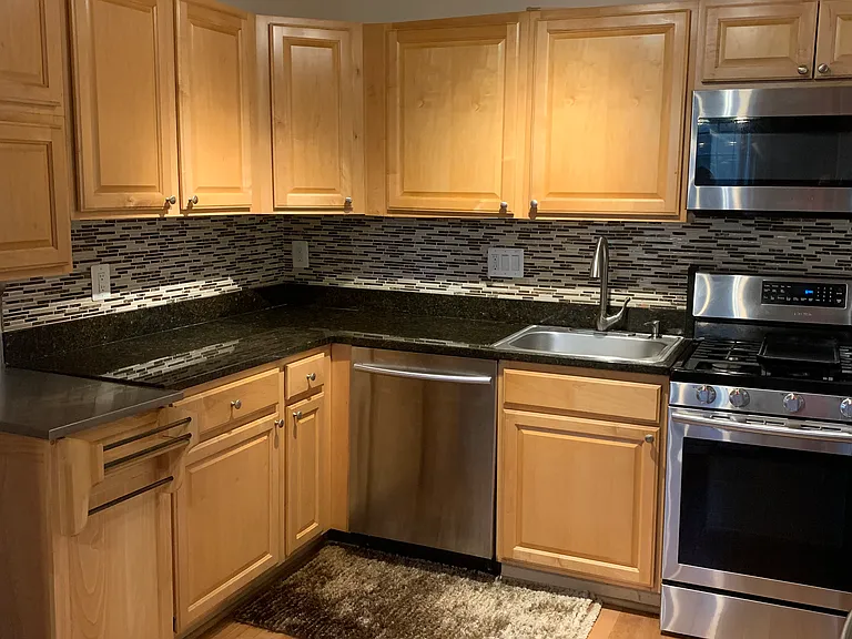 1906 Wilson Ln #102 — Photo 1