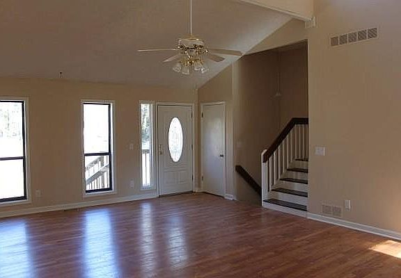3rd image of 3641 Heatherwood Dr